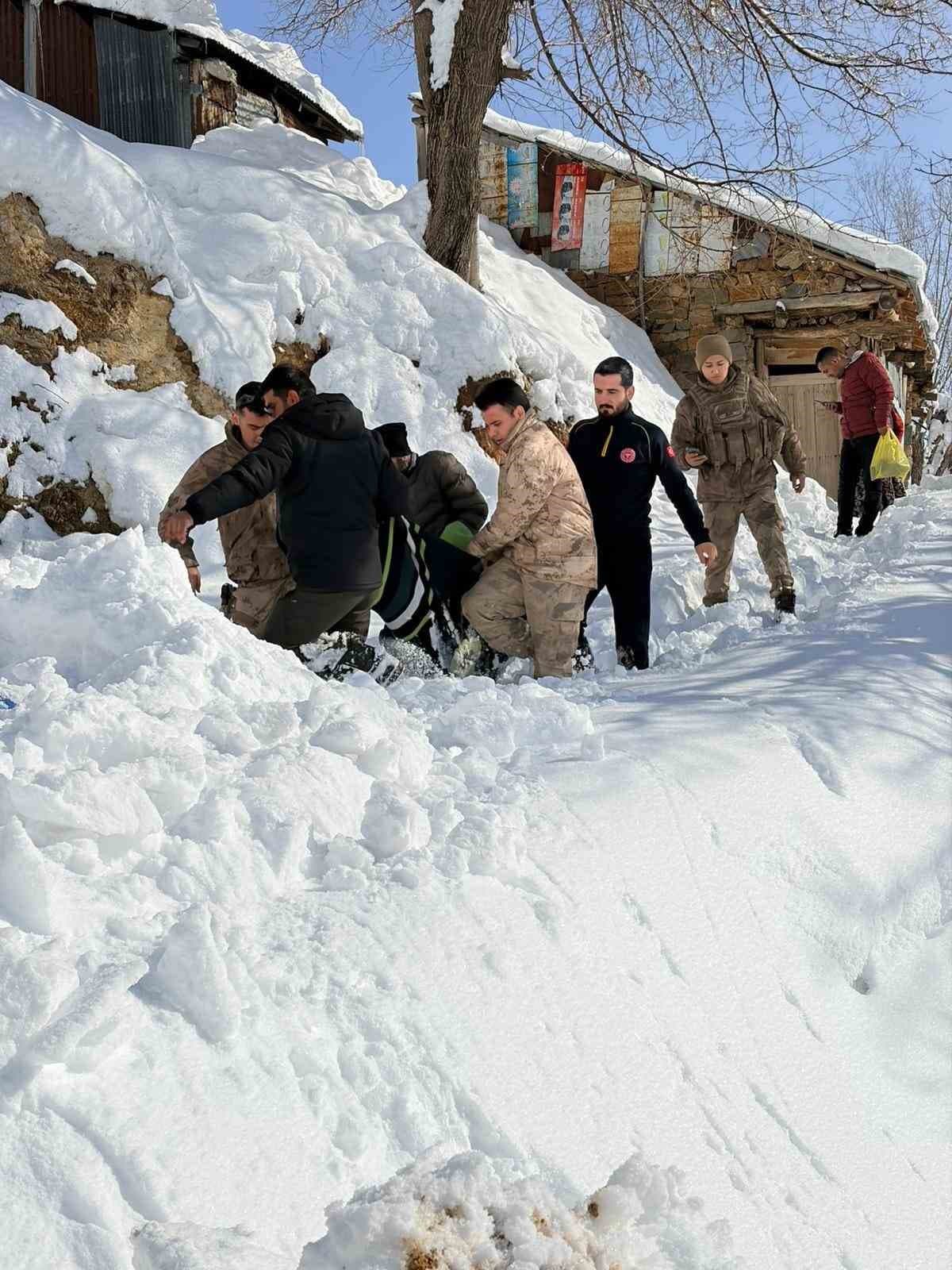 Bingöl'de Karbonmonoksit Gazından Zehirlenen Vatandaş İçin Kurtarma Çalışmaları Başlatıldı