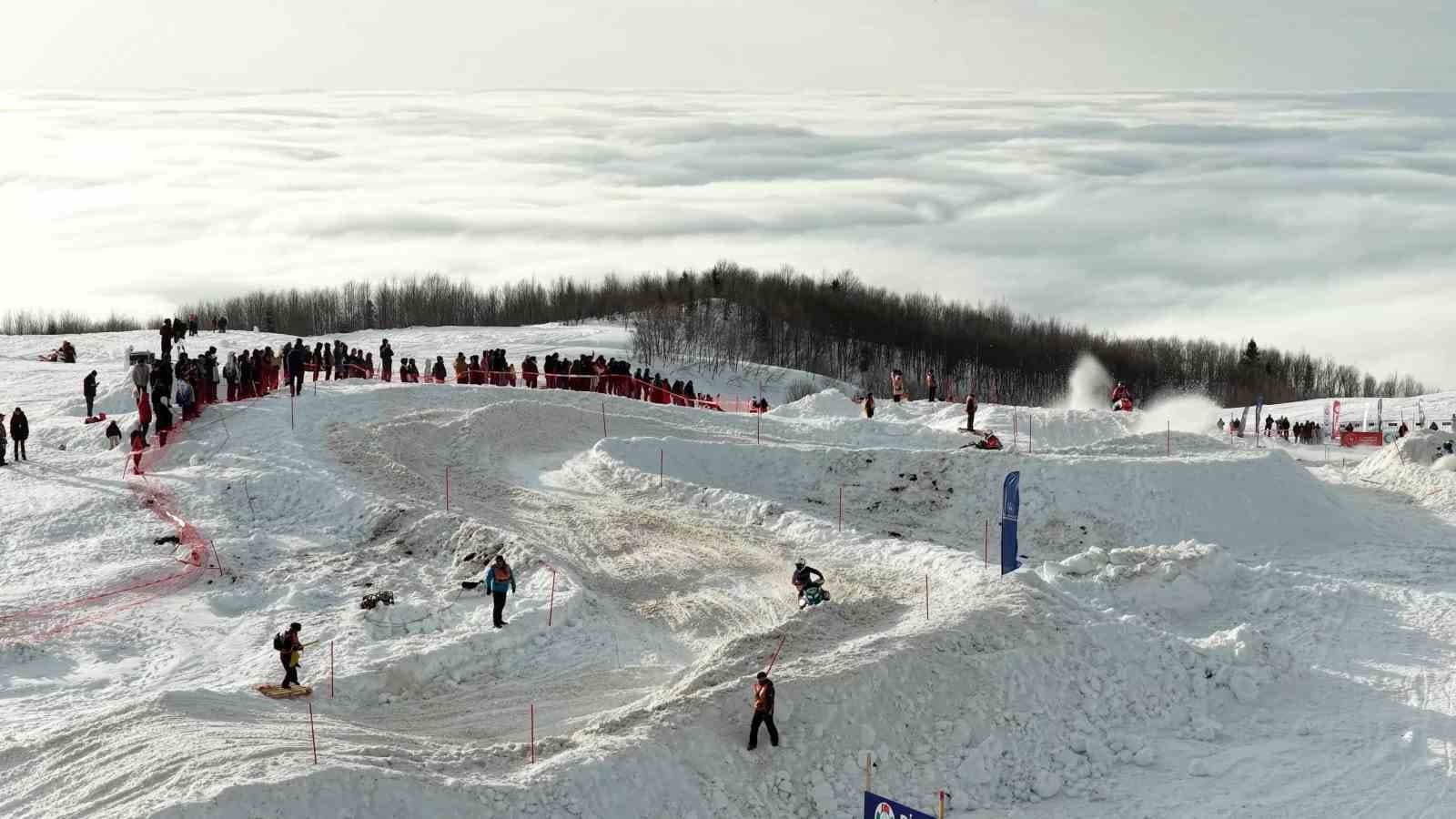 Rize'de Adrenalin Dolu Kar Motosikleti Şampiyonası Gerçekleşti