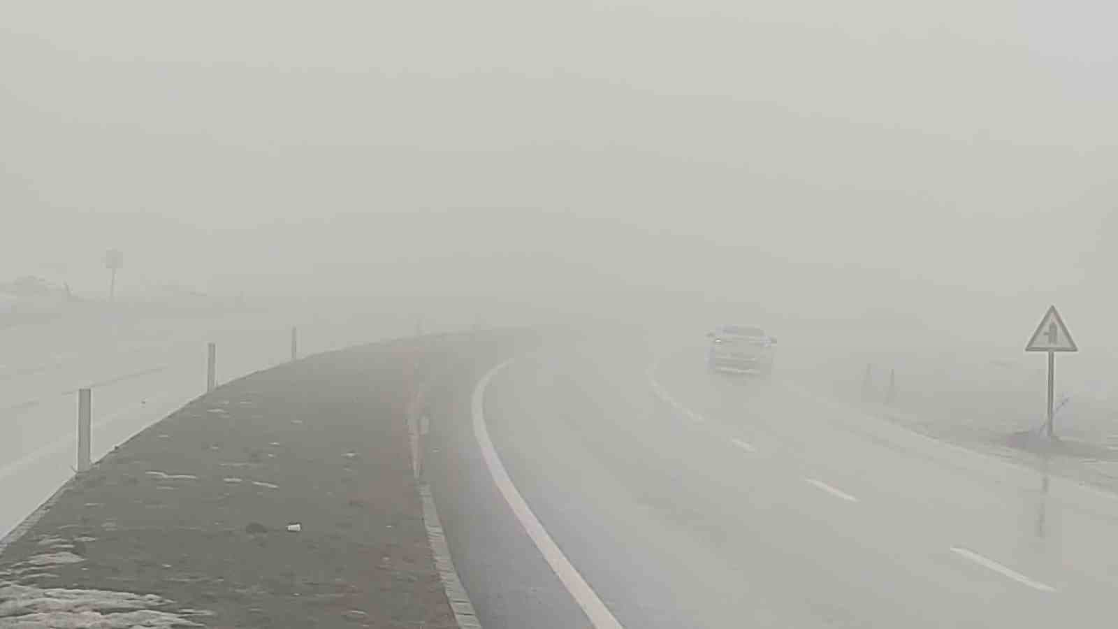 Bingöl'de Yoğun Sis Görüş Mesafesini Azalttı