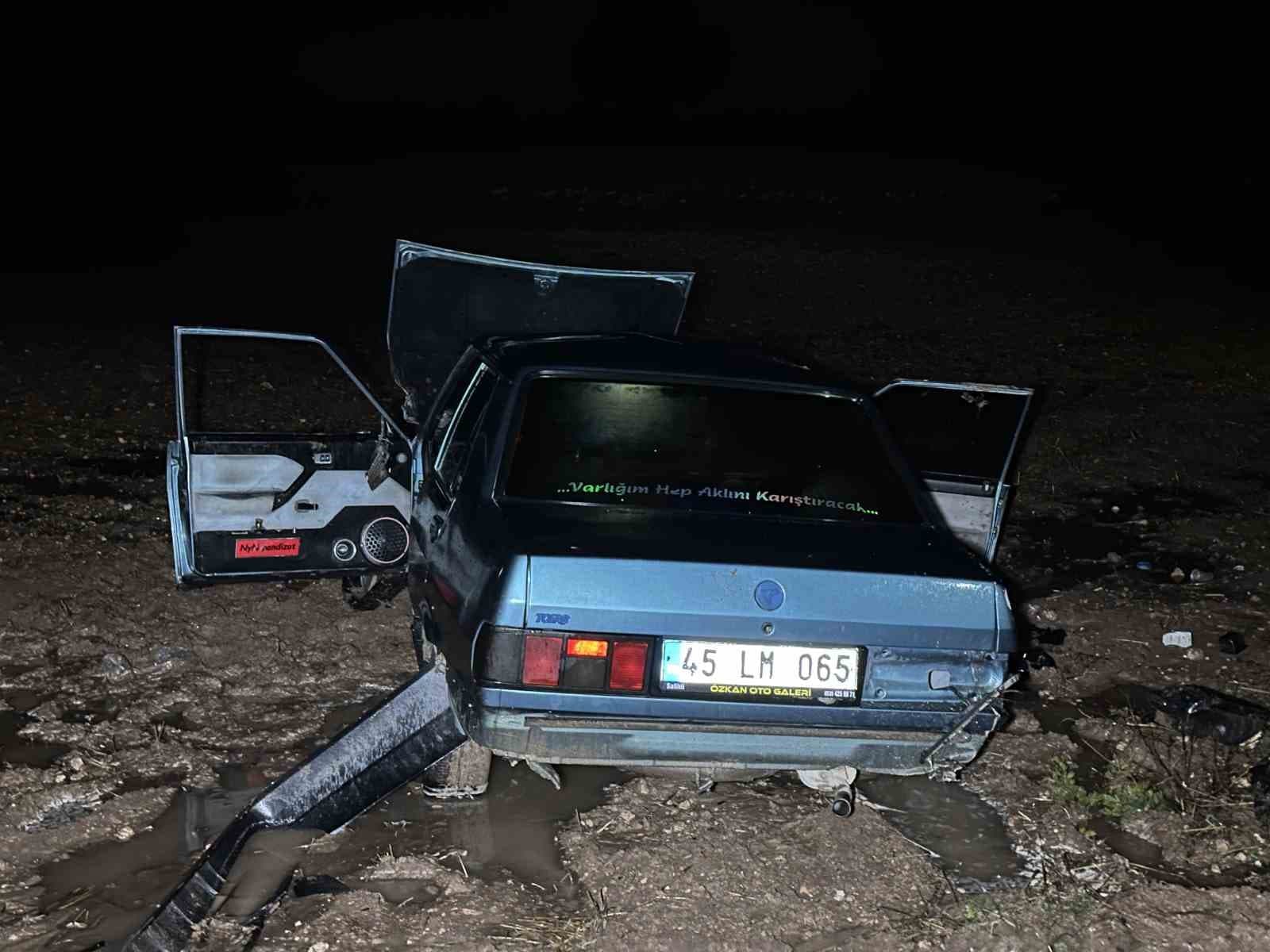 Uşak'ta İki Araç Çarpıştı: 5 Kişi Yaralandı