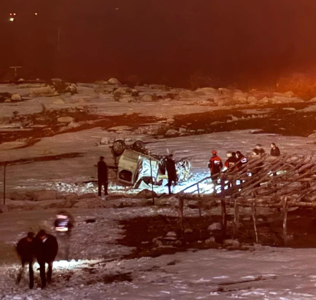 Siirt’te hafif ticari araç devrildi: 1 kişi ağır yaralandı