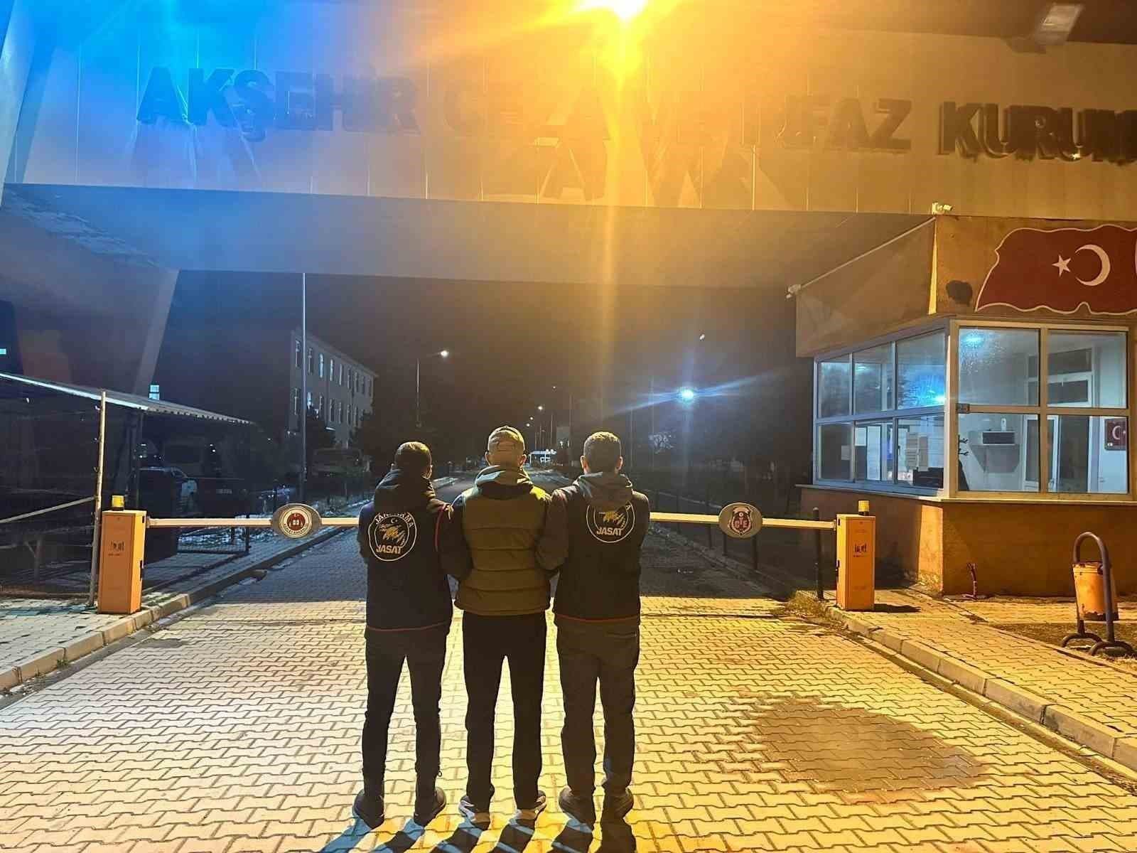 Konya'da Jandarma Ekiplerinden Aranan Şahıslara Yönelik Operasyon