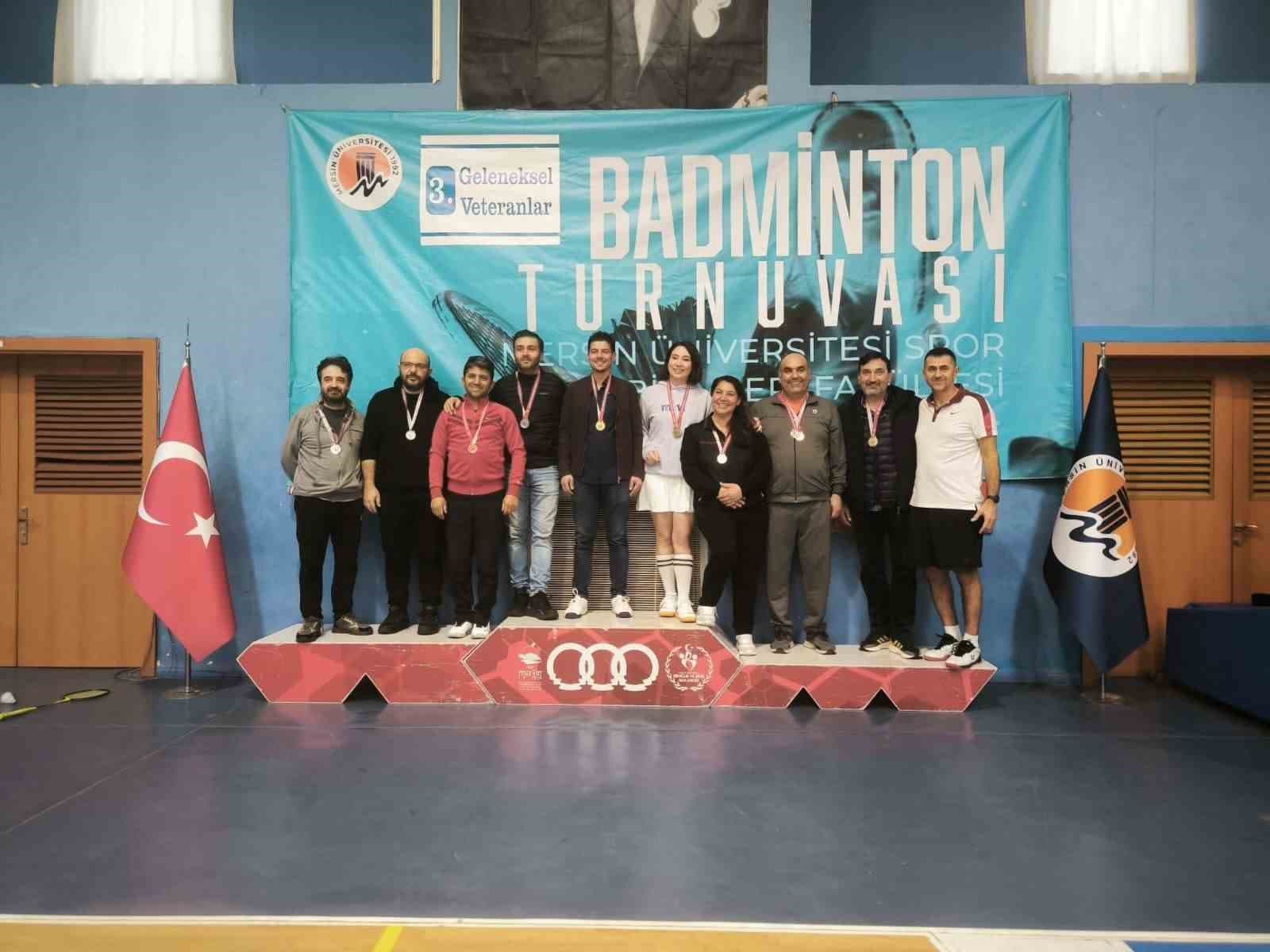 Niğde Veteran Badminton Takımı 14 Madalya Kazandı