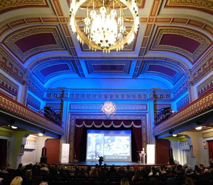 Ankara'da Füreya Koral'ın Sanat Yolculuğu Anlatıldı