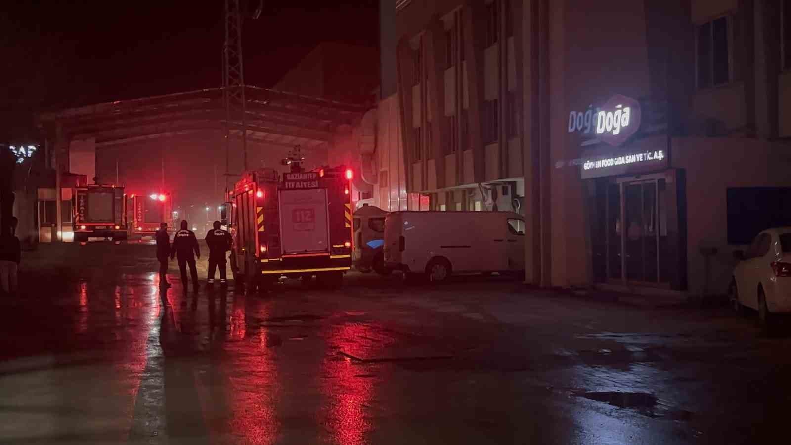 Gaziantep'te Makarna Fabrikasında Yangın Kontrol Altına Alındı