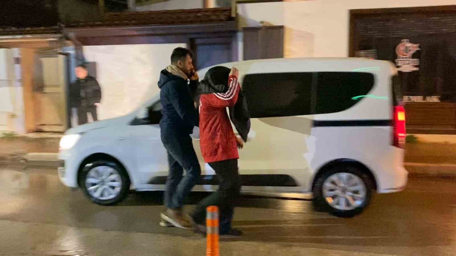 Bursa'da gençlerin havaya ateş açması sonucu bir kişi yakalandı