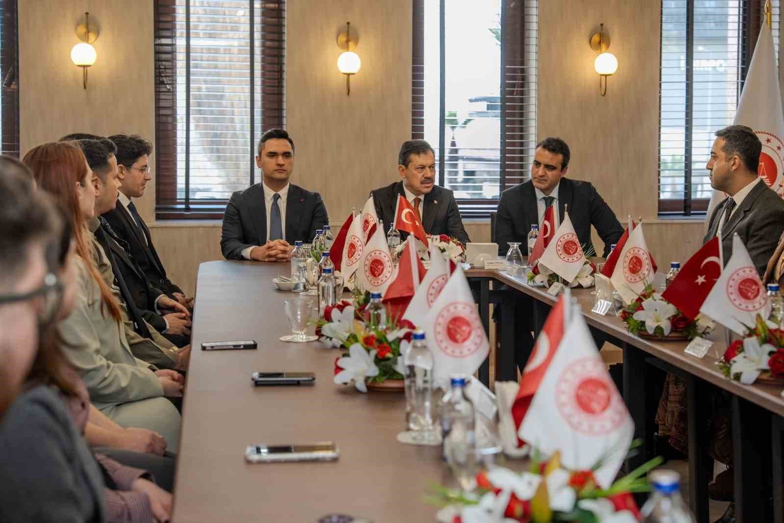 İzmir'de Adli Görüşme Personeline Süpervizyon Eğitimi Başladı