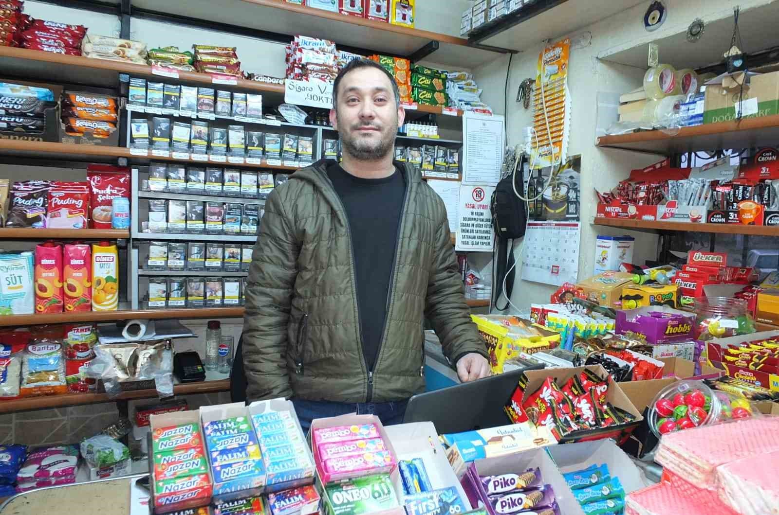 Köy Bakkalı, Dede Mesleğiyle Hizmet Vermeye Devam Ediyor