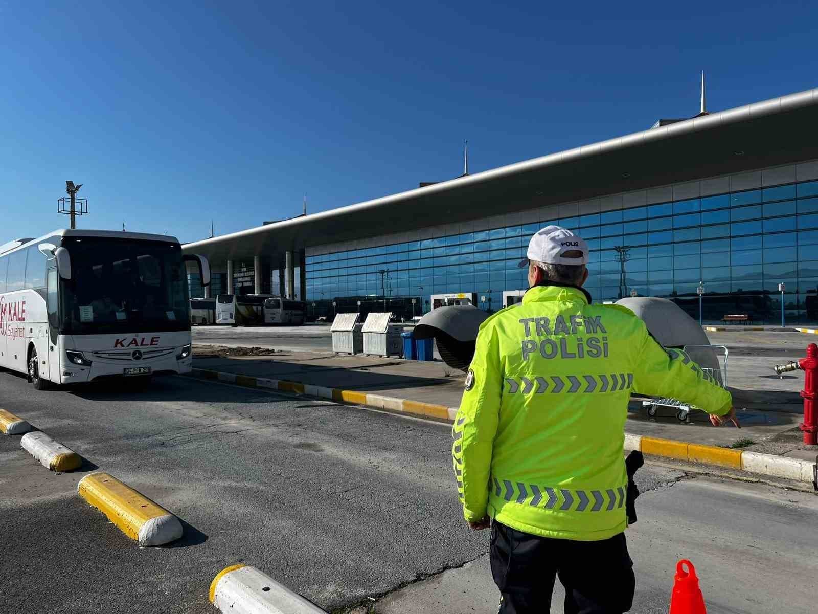 Yolcu Otobüsünde Kural İhlali: Sürücüye Ceza Kesildi