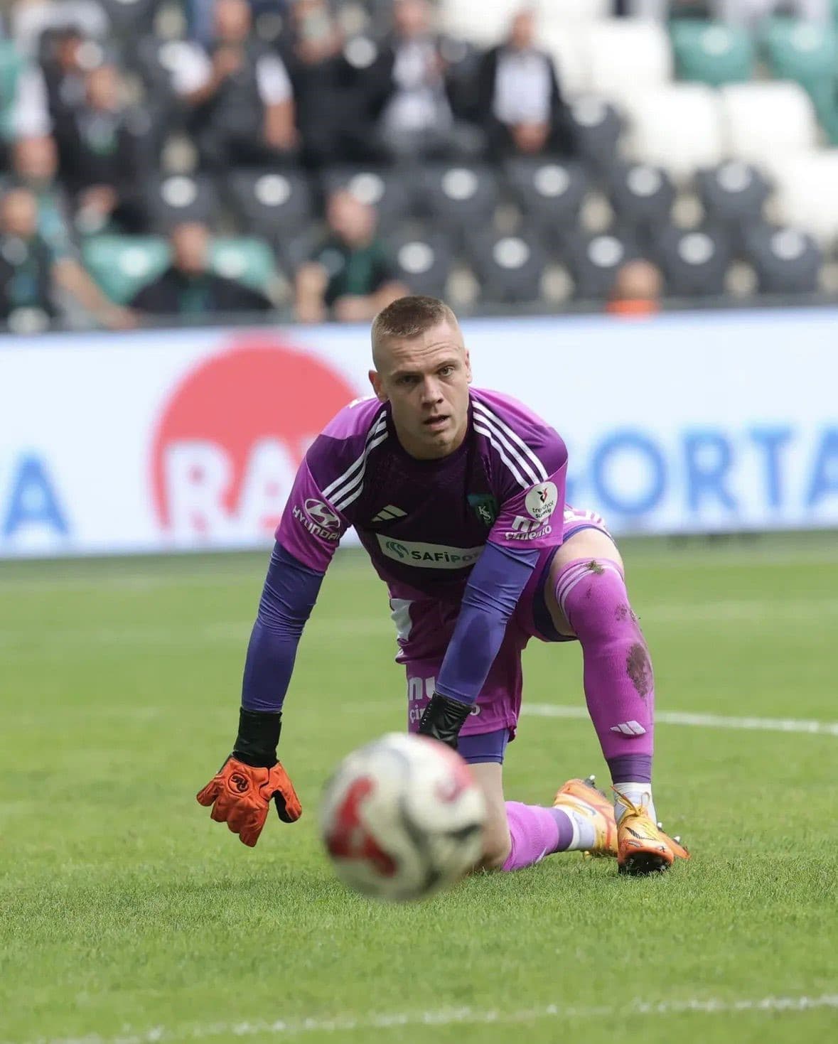 Kocaelispor'un kalecisi Jovanovic, tedavi için Sırbistan'a gitti