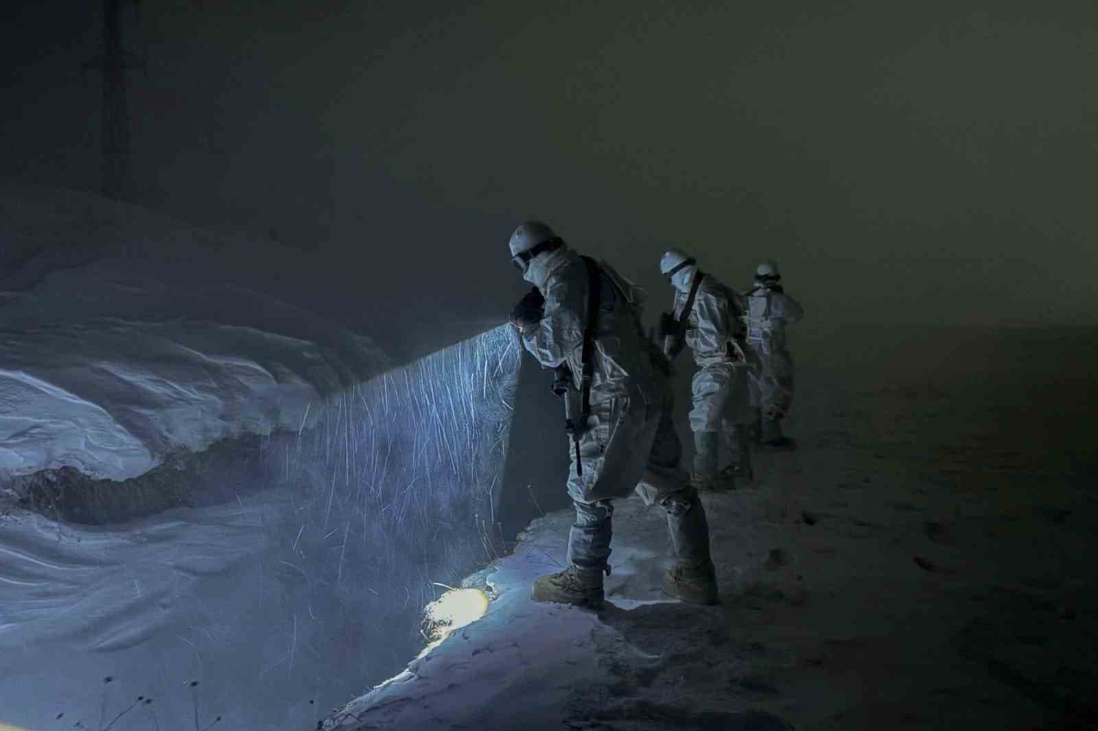 Soğuk Hava Koşullarında Mehmetçik'in Görevi Devam Ediyor