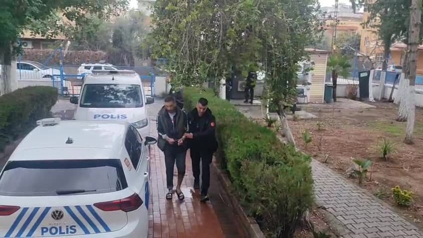 Adana'da Cinayetten Aranan İki Firari Hükümlü Yakalandı