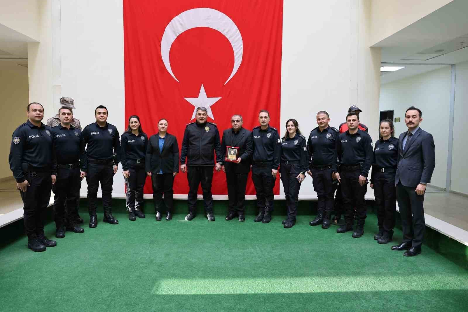 Karaburun'dan Emekli Personele Anlamlı Veda