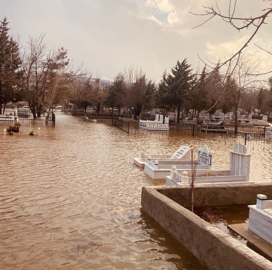 Gölbaşı Mezarlığı Yağışlar Nedeniyle Sular Altında Kaldı