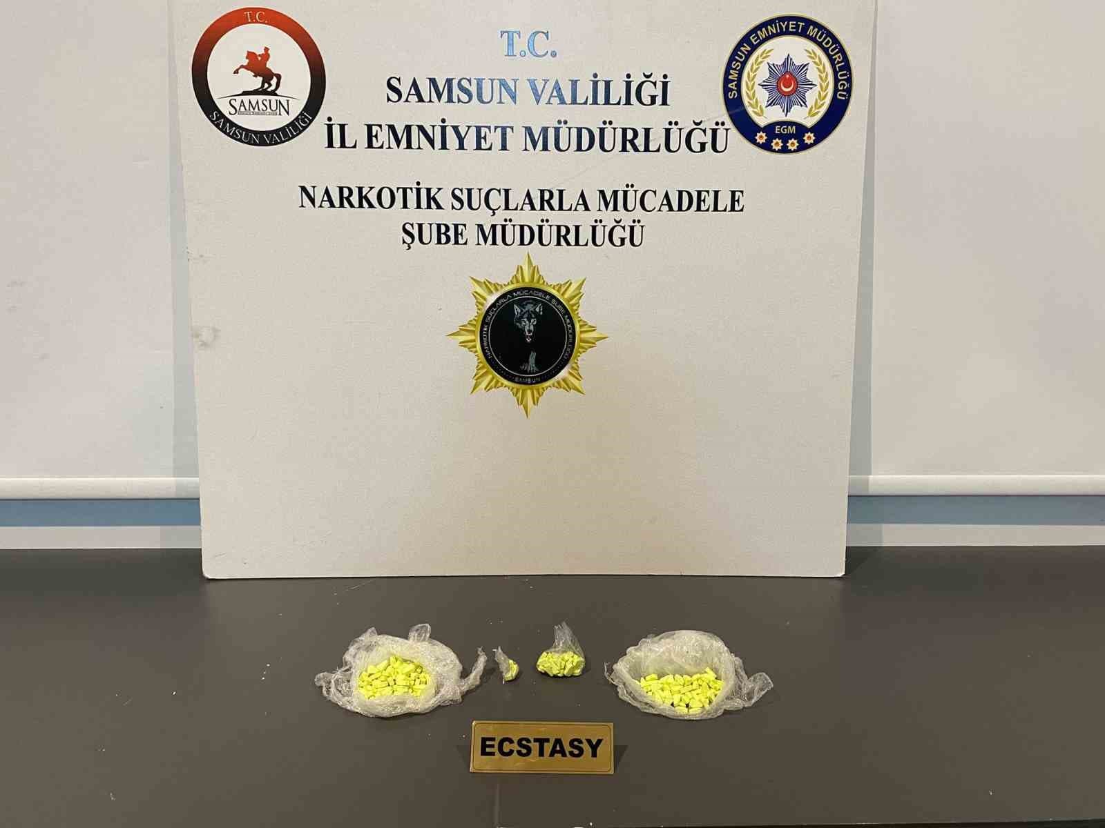 Samsun'da 208 Uyuşturucu Hap Ele Geçirildi