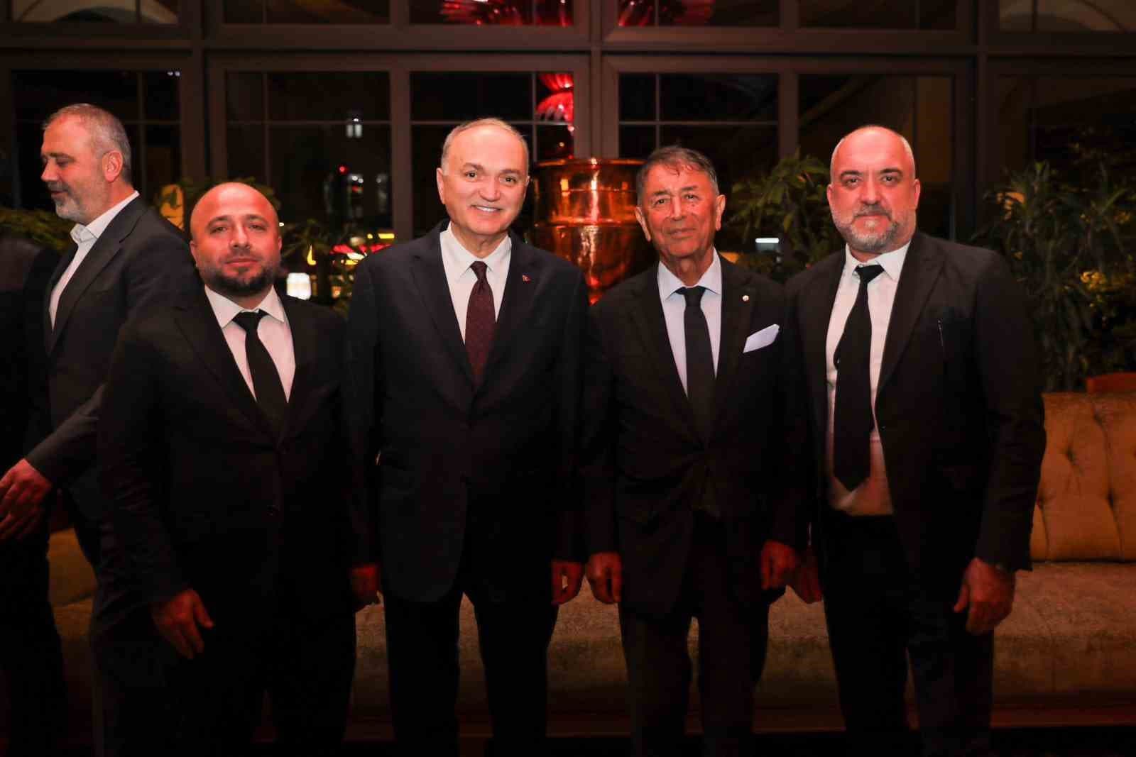 Başkan Özlü, iş dünyasının önde gelen isimleriyle bir araya geldi