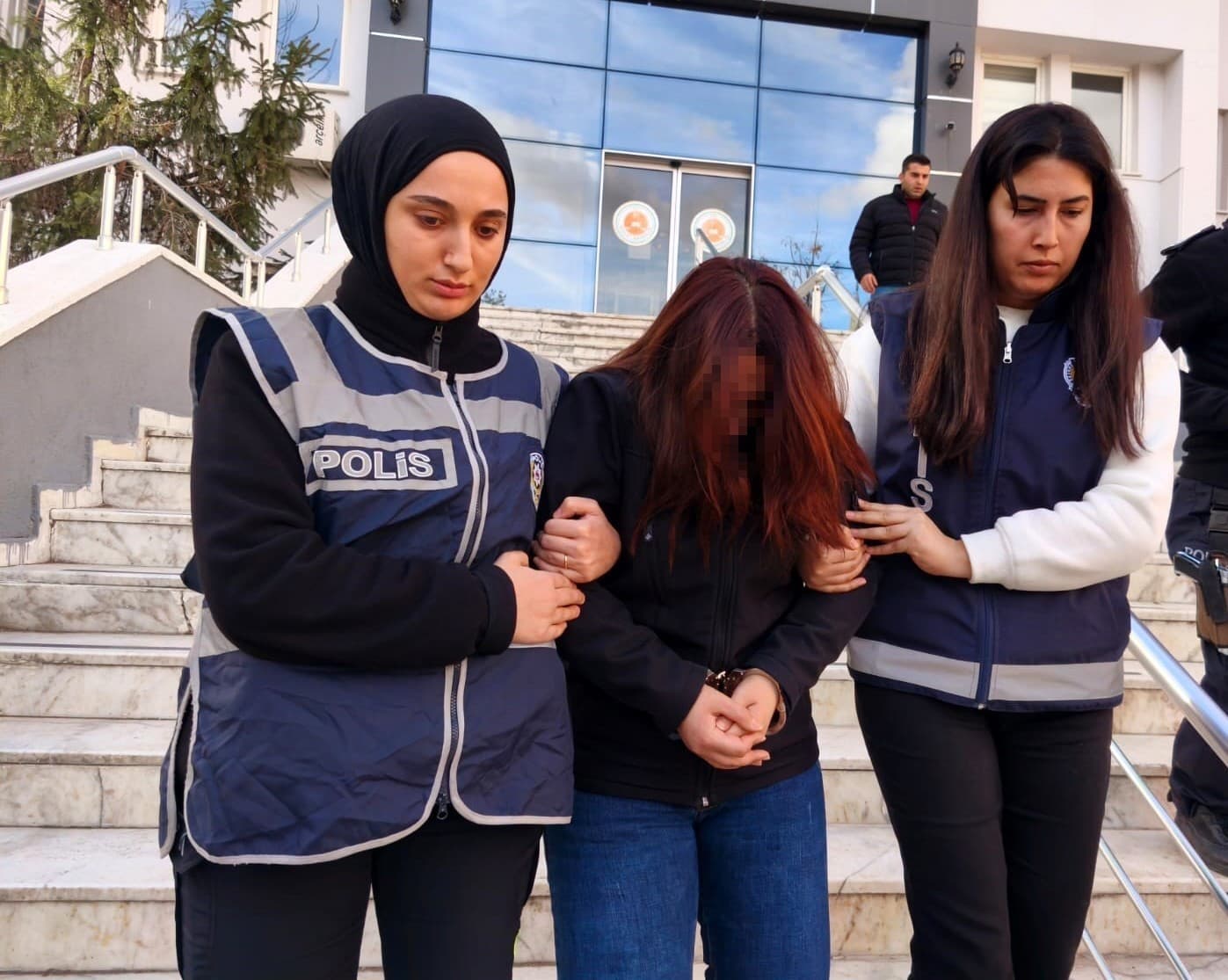 5 günlük bebeğe şiddet uyguladığı iddia edilen hemşire Erzincan'daki cezaevine gönderildi