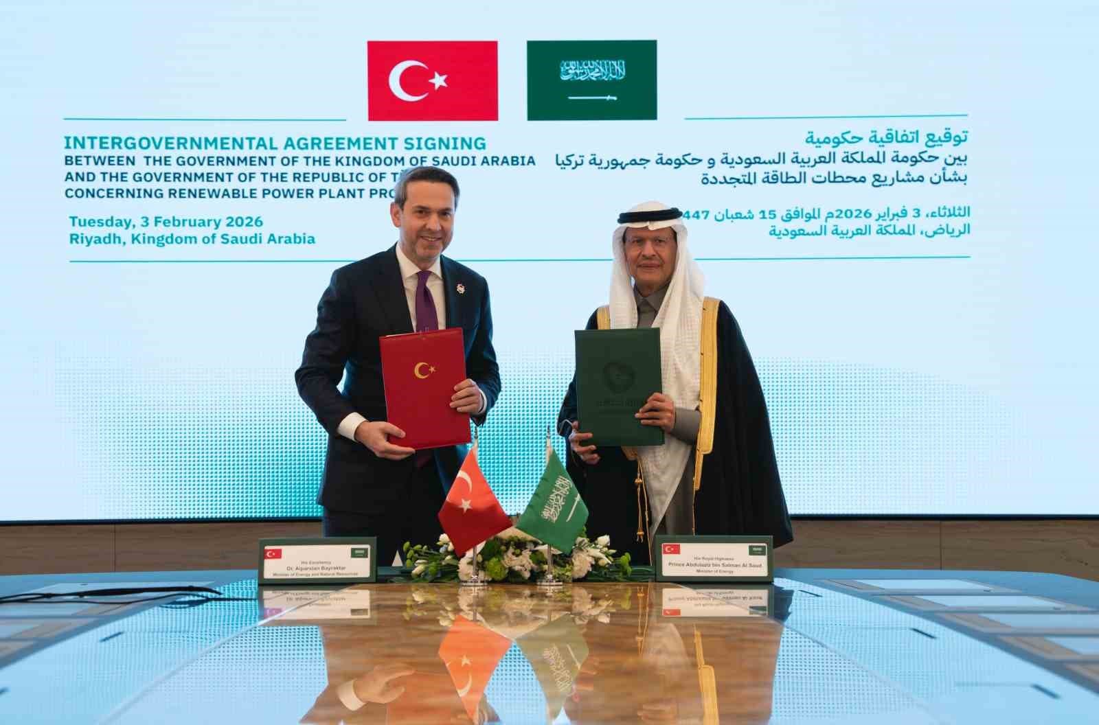 Bakan Bayraktar: Türkiye, en düşük fiyatla elektrik alacak