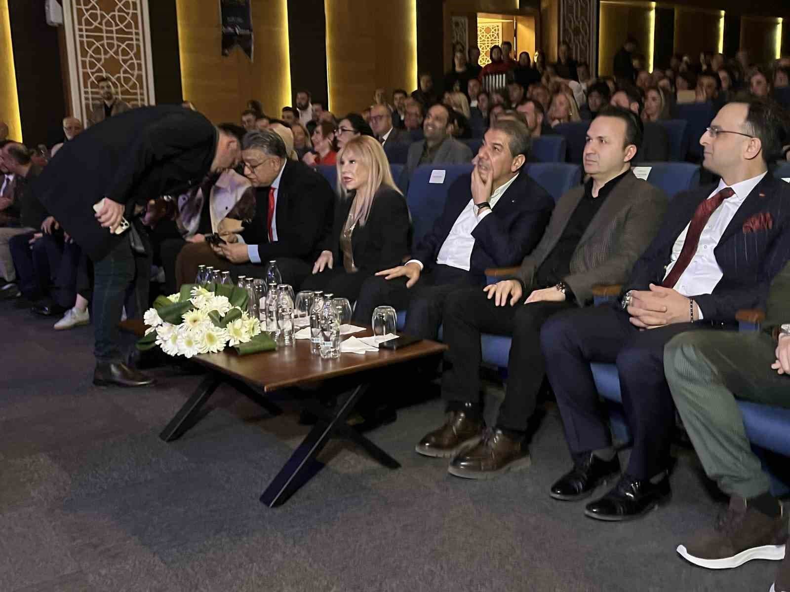 Esenler'de '5. Radyonun Yıldızları' Ödül Töreni Gerçekleşti