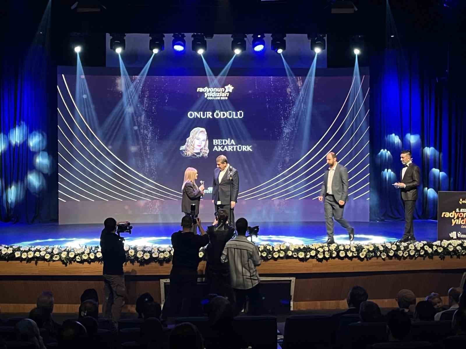 Esenler'de '5. Radyonun Yıldızları' Ödül Töreni Gerçekleşti