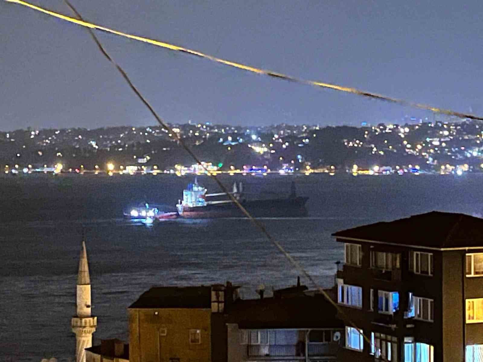 Sarıyer açıklarında kurtarılan Razouk isimli kargo gemisi, İstanbul Boğazı’nda fırtınada savruldu
