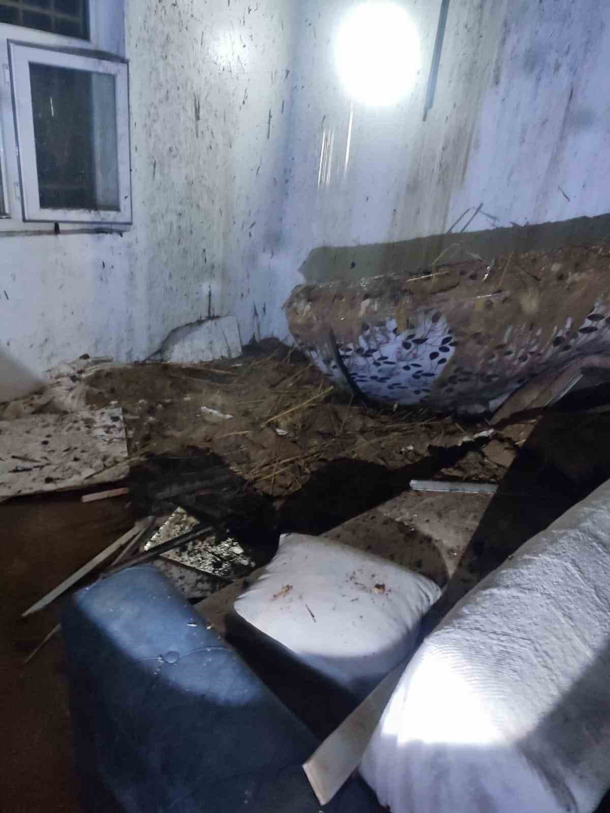 Karakoçan'da rüzgar nedeniyle çıkan baca yangını itfaiye tarafından kontrol altına alındı