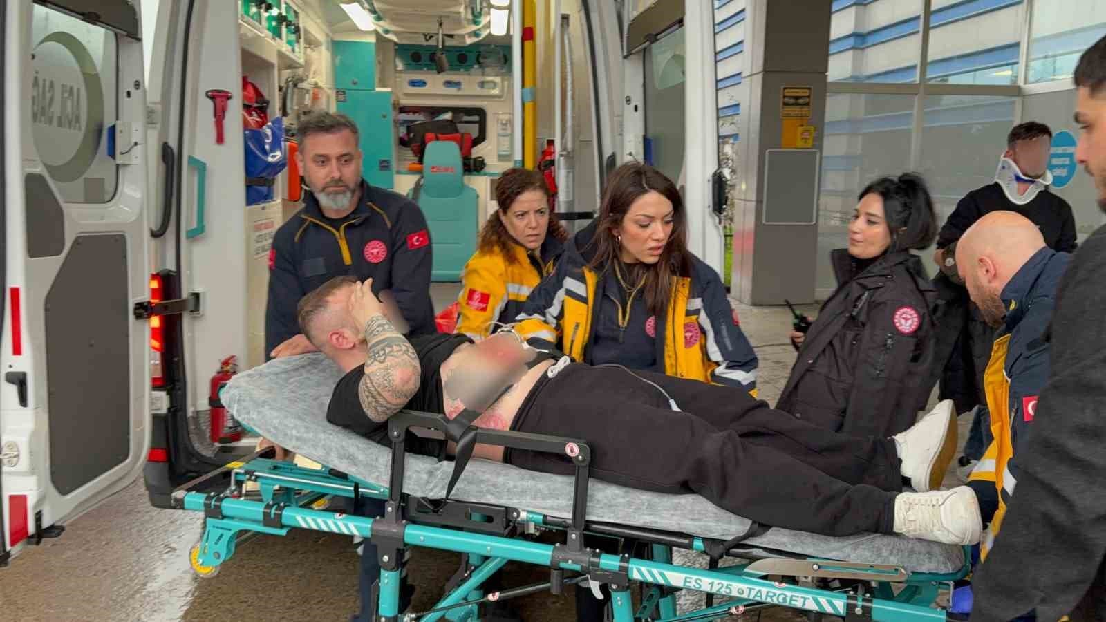 Samsun'da Bıçaklı Kavga: İki Kişi Yaralandı