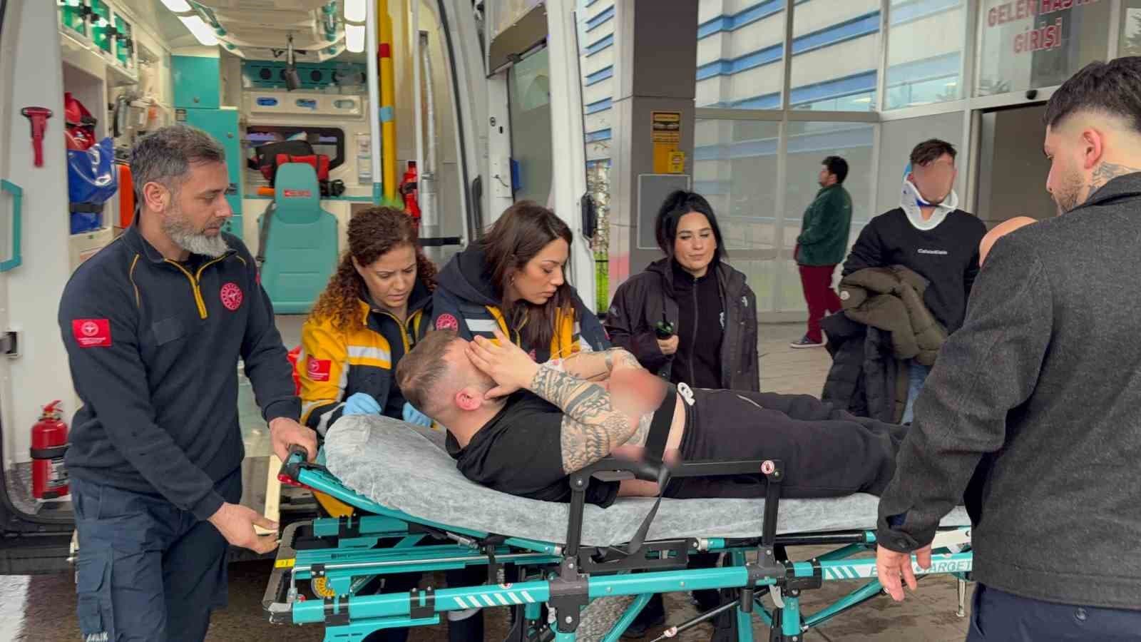 Samsun'da Bıçaklı Kavga: İki Kişi Yaralandı