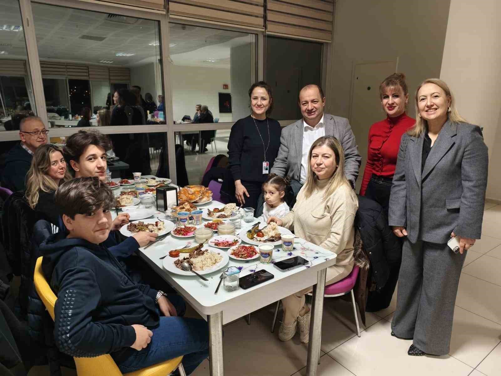 Sağlık çalışanları iftar programında bir araya geldi