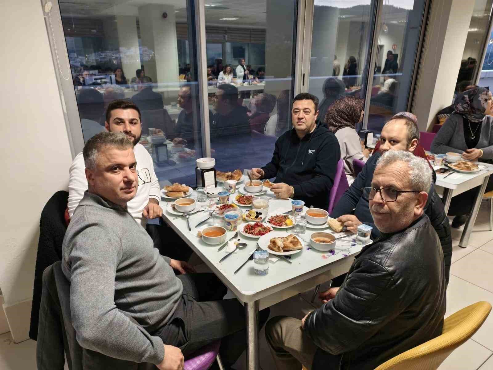 Sağlık çalışanları iftar programında bir araya geldi