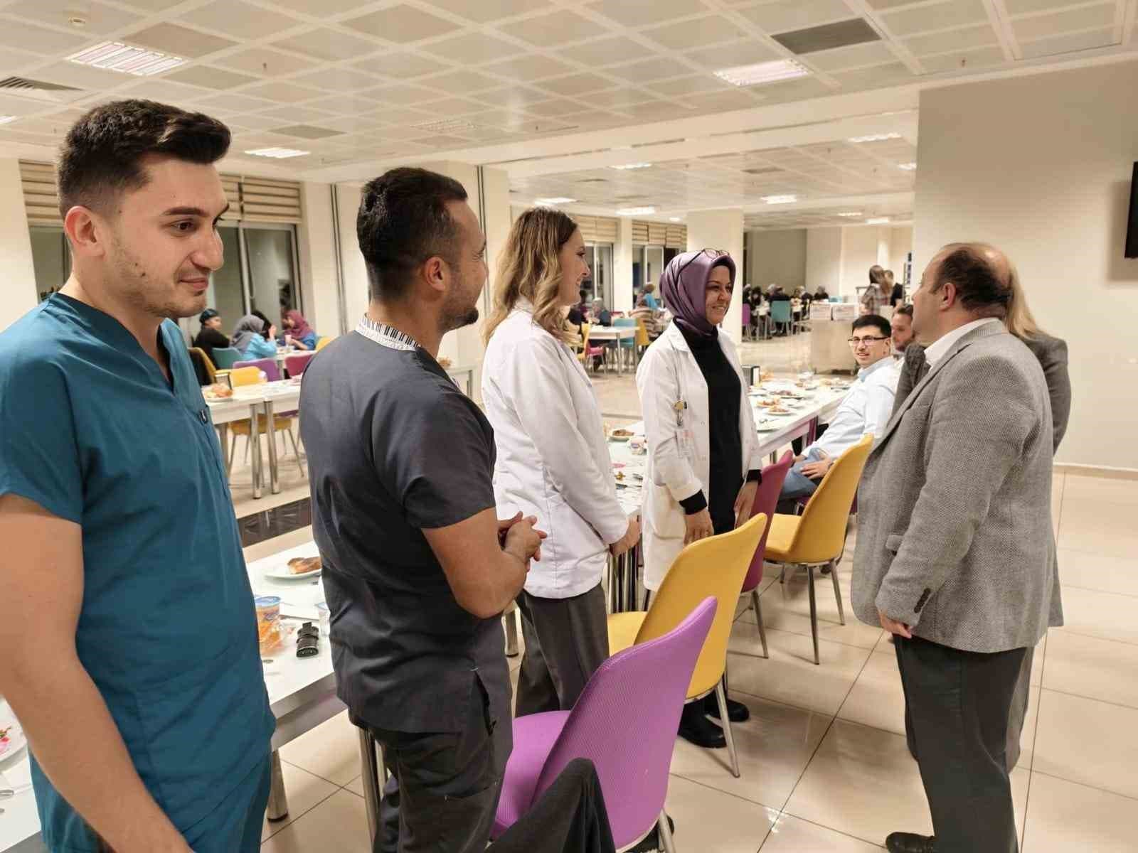 Sağlık çalışanları iftar programında bir araya geldi