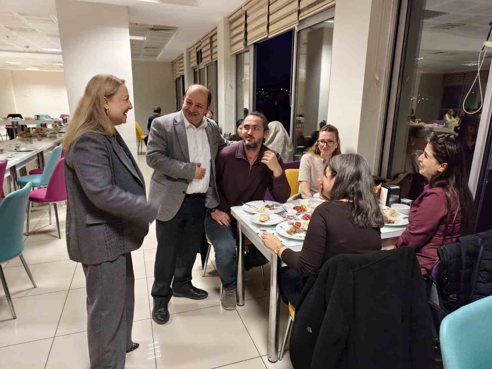 Sağlık çalışanları iftar programında bir araya geldi