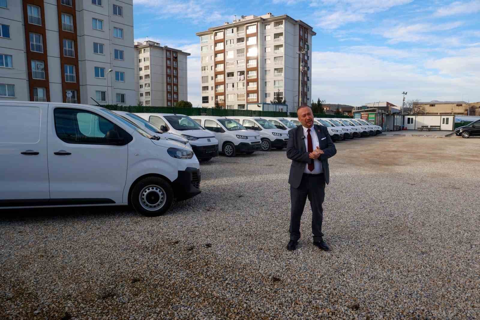 Uşak Belediyesi, 14 Yeni Hizmet Aracı ile Filoyu Genişletti