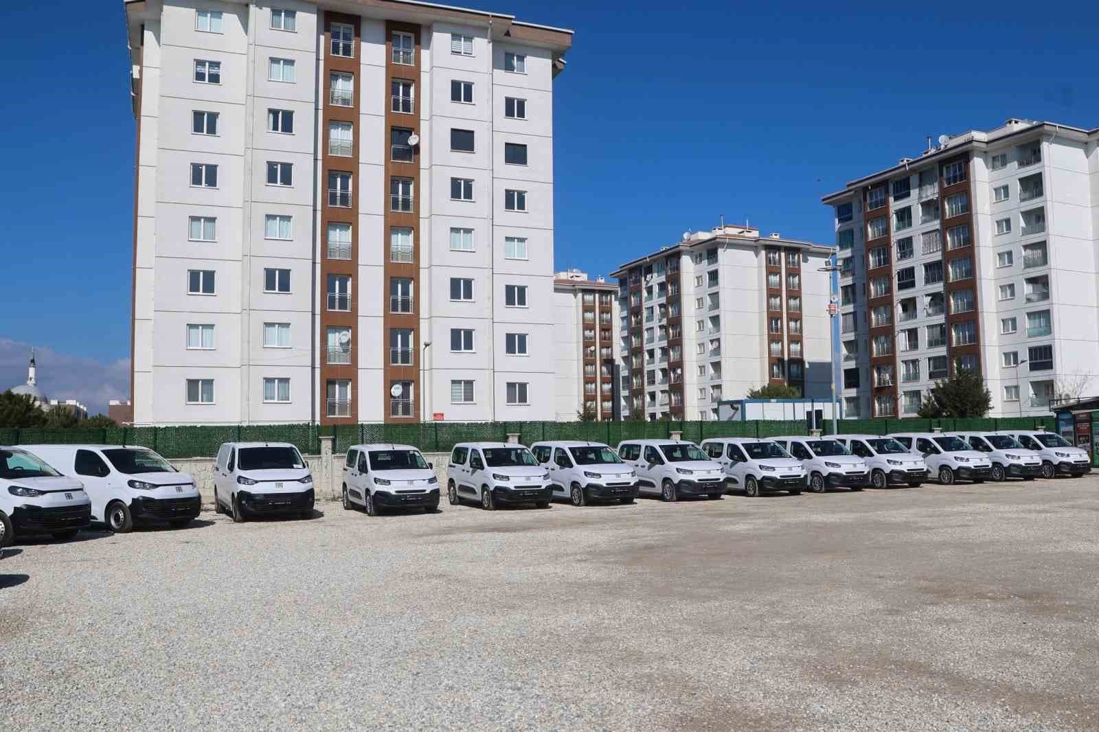 Uşak Belediyesi, 14 Yeni Hizmet Aracı ile Filoyu Genişletti