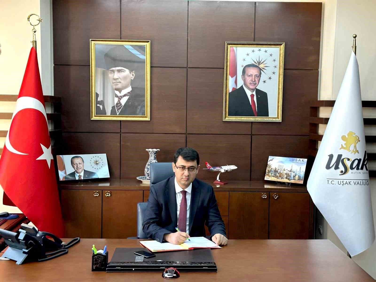 Uşak’ın yeni Valisi Serdar Kartal görevine başladı