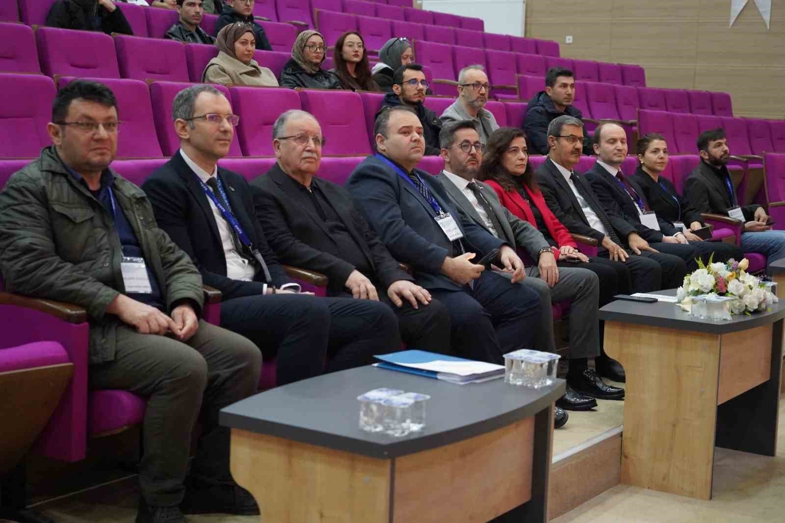 BARÜ’de düzenlenen çalıştayda siber güvenliği vurgu