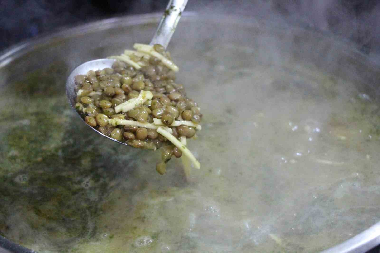 Usta şeflerden "sakala çarpan çorbası" tavsiyesi: "Acıktırmaz, susatmaz"