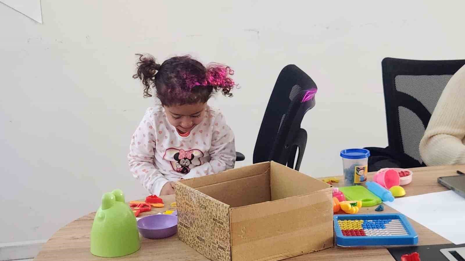 Çiftler saygılı bir evliliğe, aileler çocuklarını görmeye ve duymaya hazırlanıyor