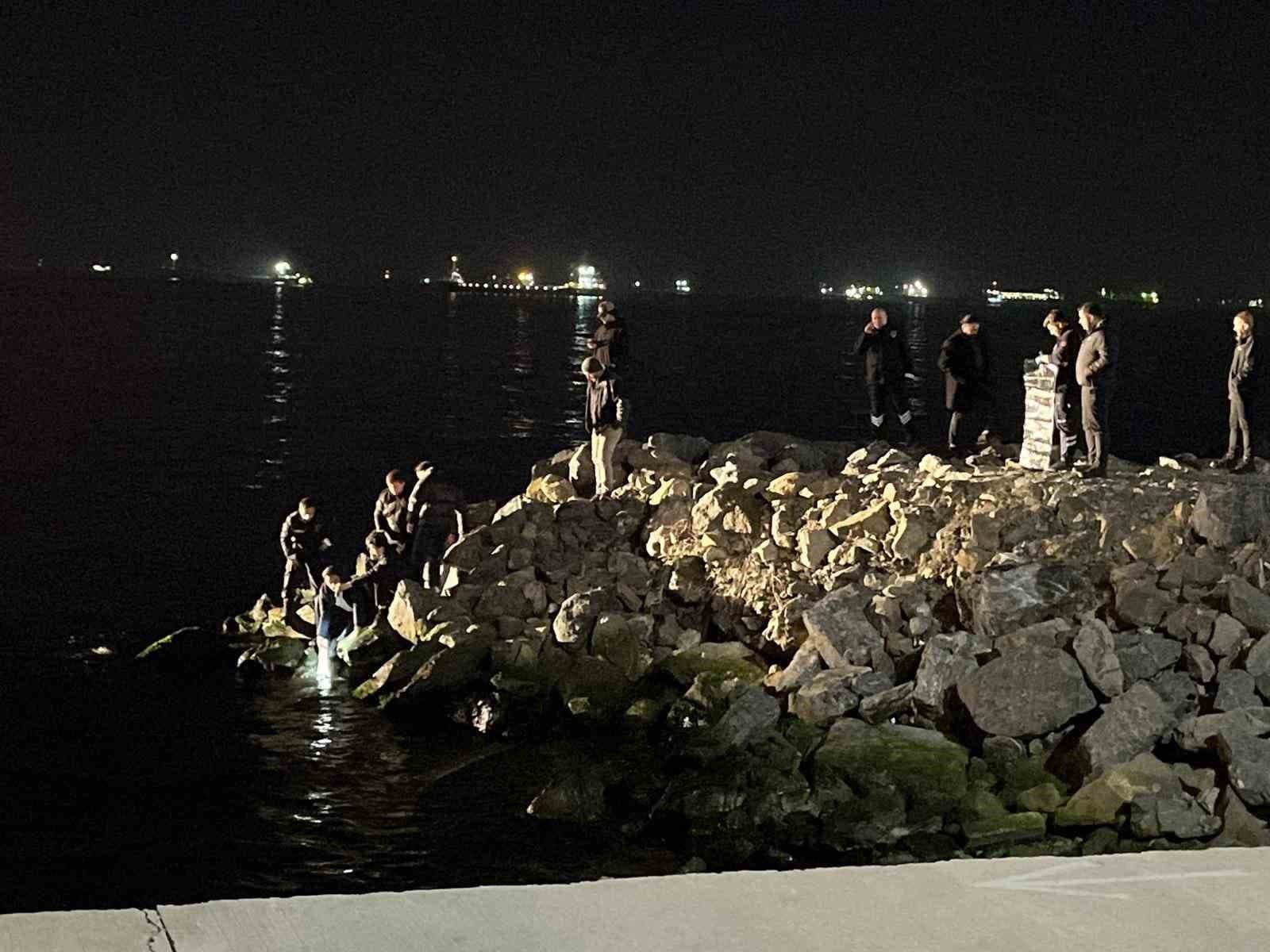 Zeytinburnu sahilinde denizde anne ve kızın cesedi bulundu