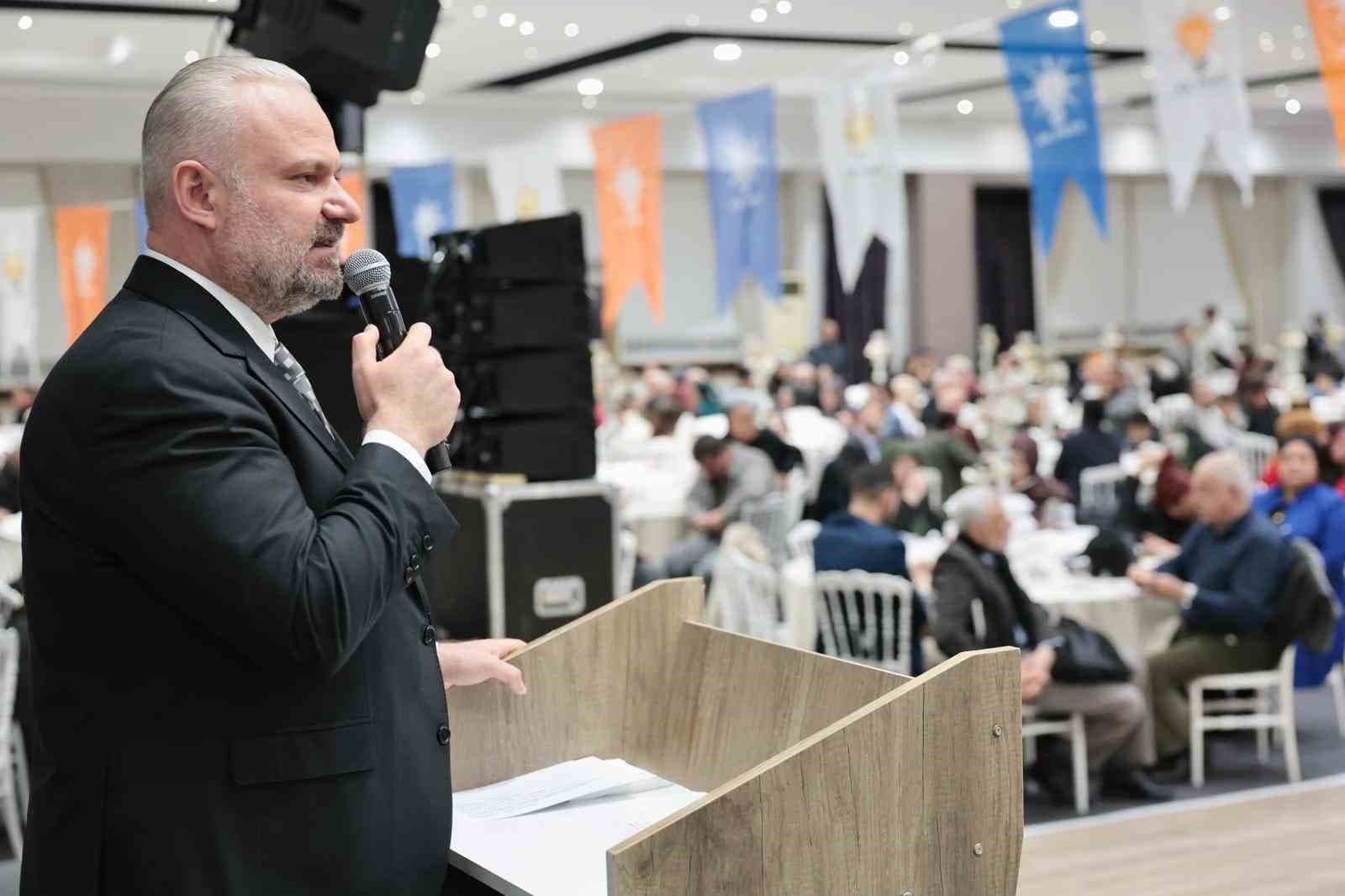 Başkan Pehlivan, Menemenlilerle gönül sofralarında buluştu