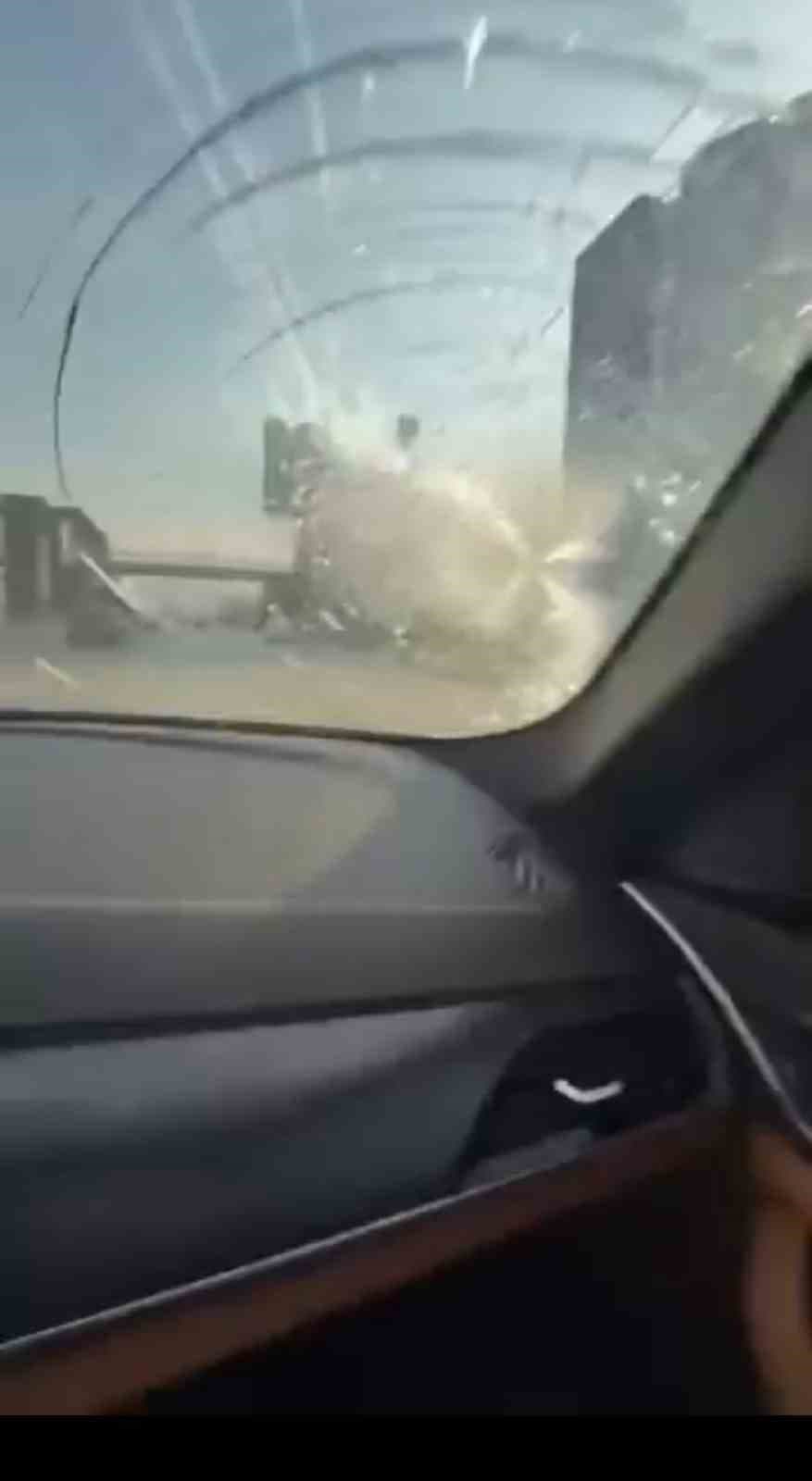 Bursa’da yol verme kavgası kamerada... Camı kırdı, 180 bin lira ceza yedi