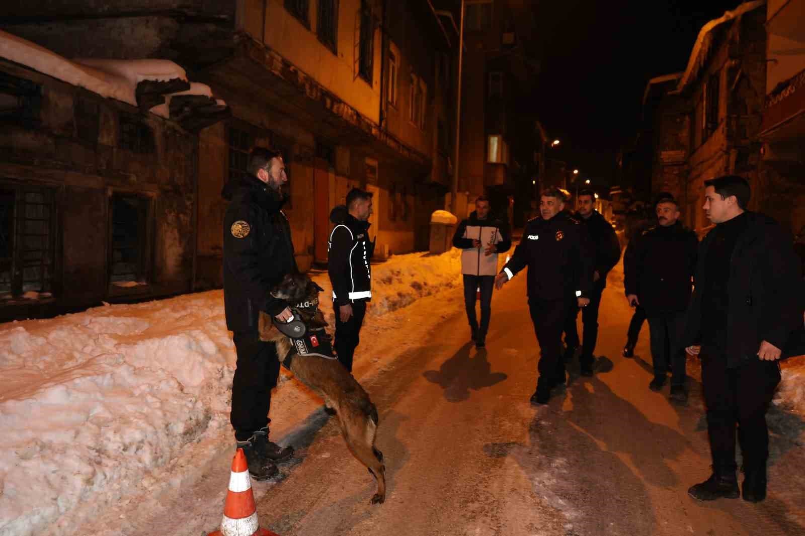 Polisten "Narko Alan" operasyonu