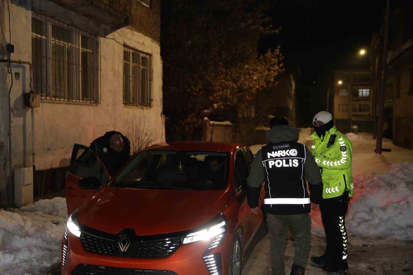 Polisten "Narko Alan" operasyonu