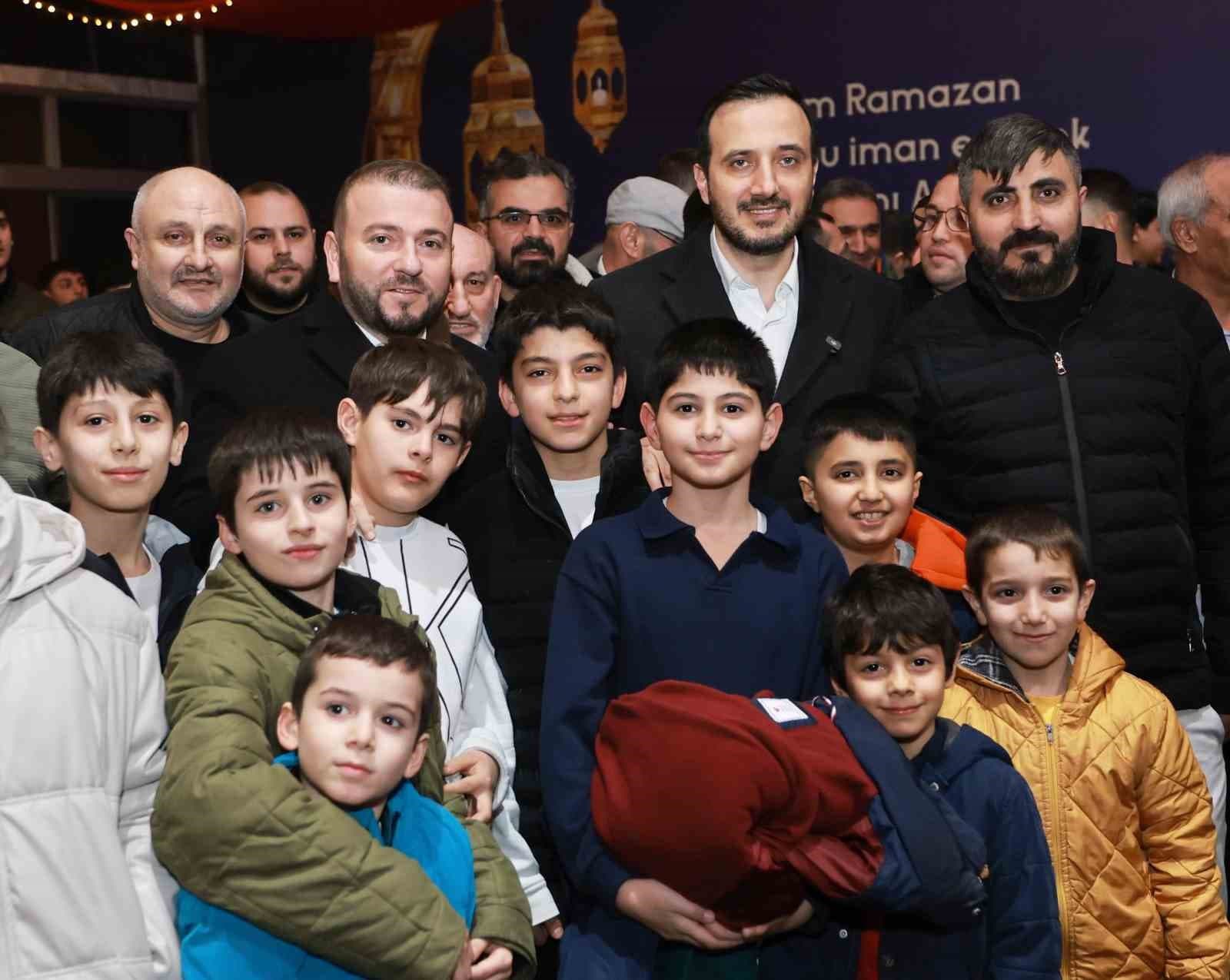 Arnavutköy’de Ramazan coşkusuna AK Parti İstanbul İl Başkanı Abdullah Özdemir eşlik etti