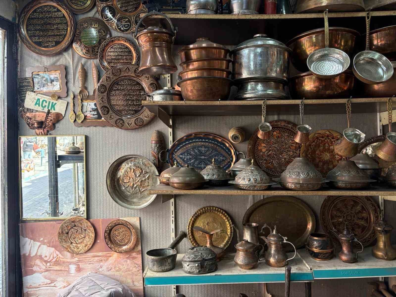 Başkent’in son bakır ustalarından Aytekin Küçük: "Bakıra talep çok ama yetişecek çırak yok"