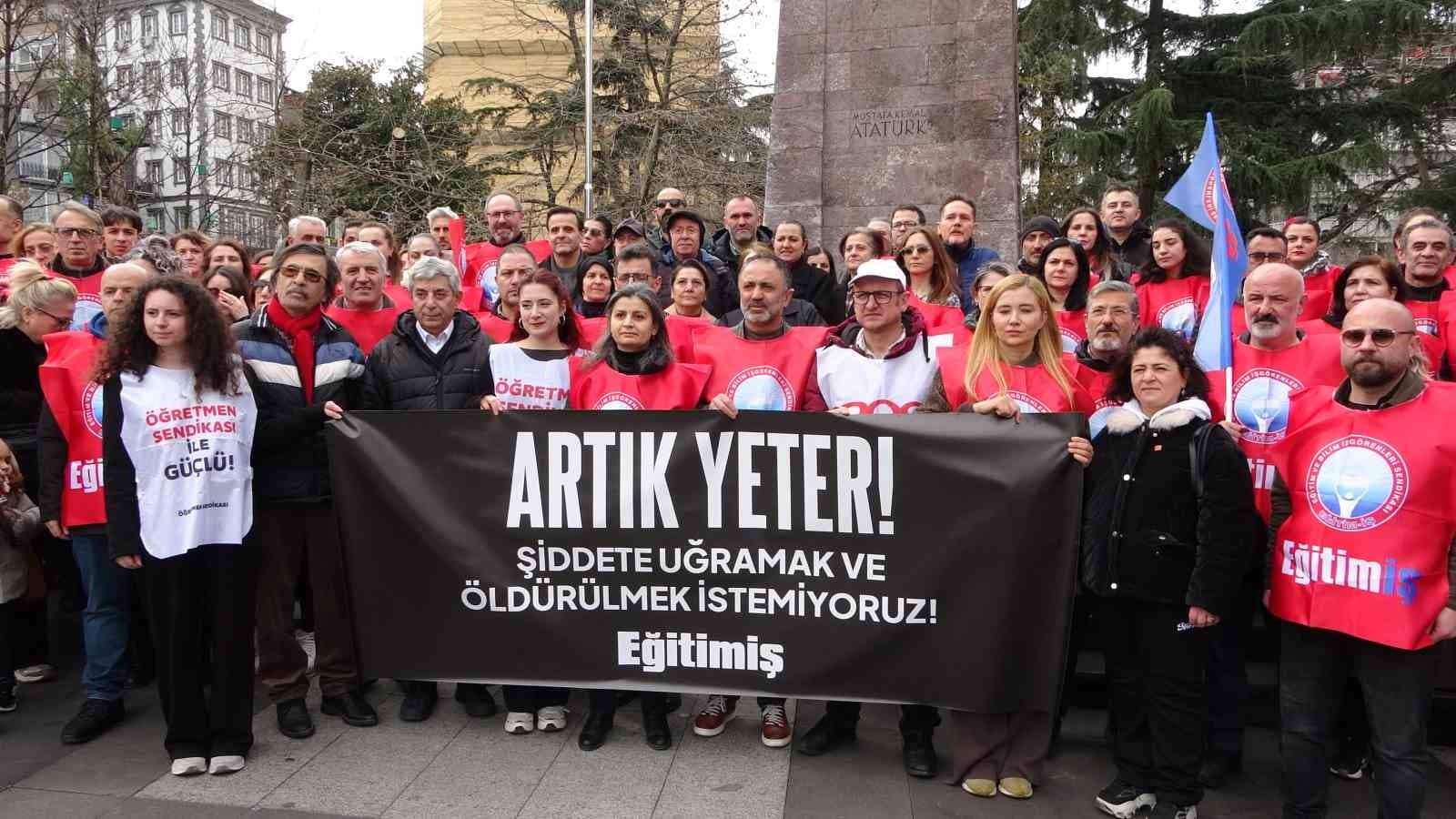 Okuldaki öğretmen cinayetine Trabzonlu eğitimcilerden tepki
