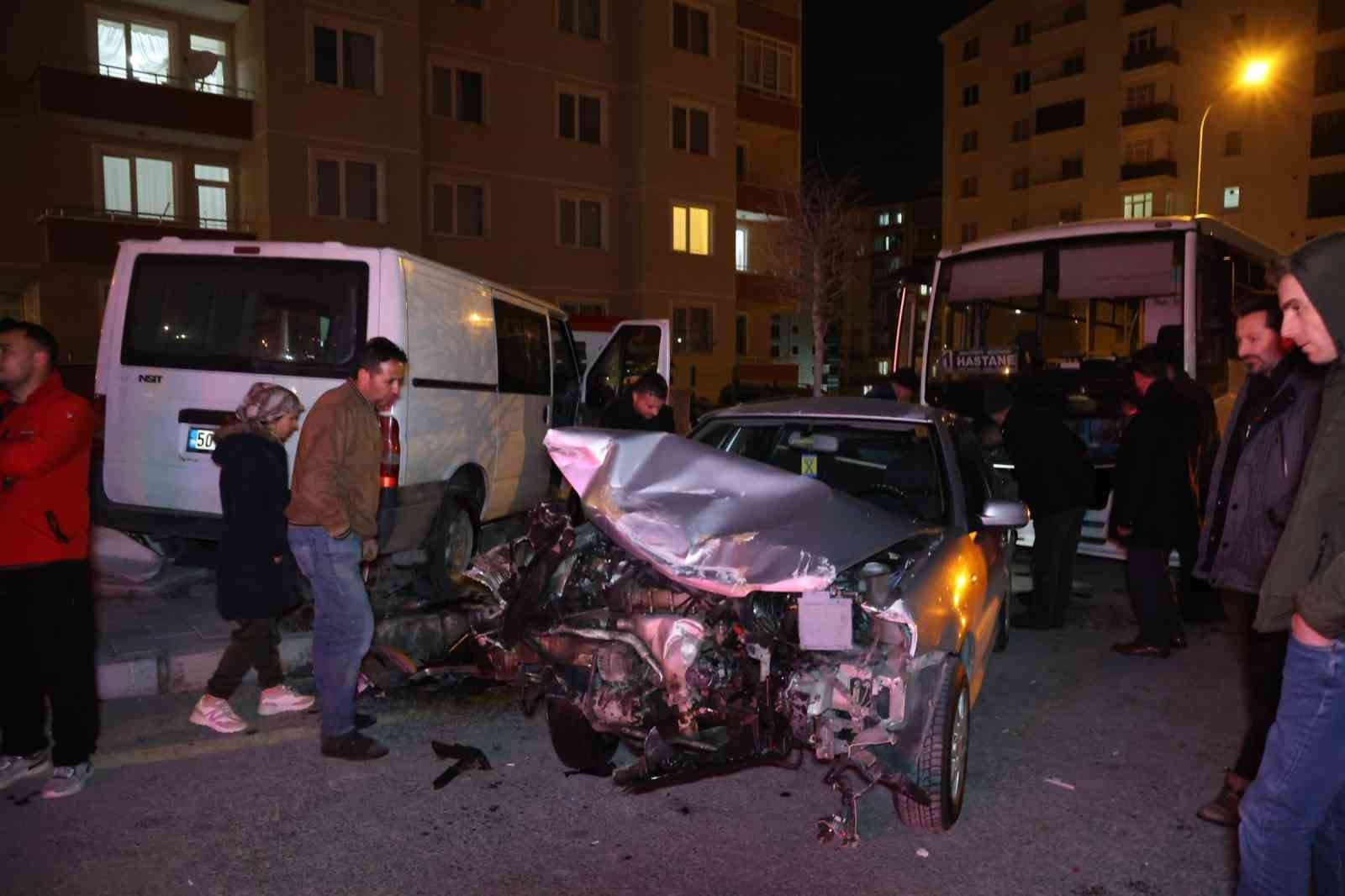 Önce kaza, sonra kavga ettiler: 2 yaralı