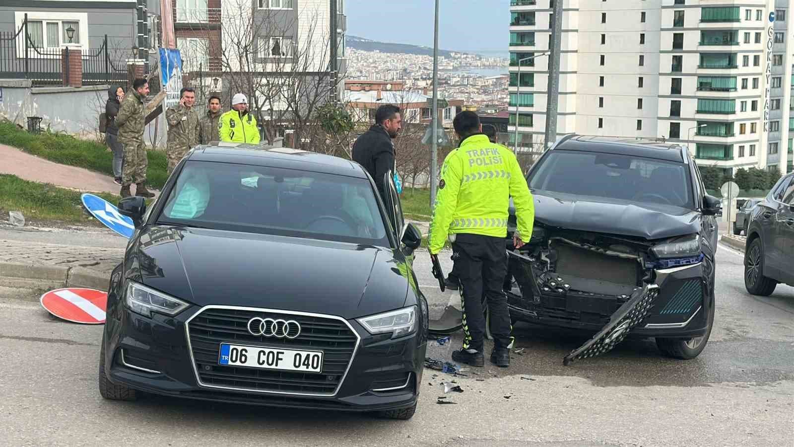 Samsun’da SUV ile otomobil çarpıştı
