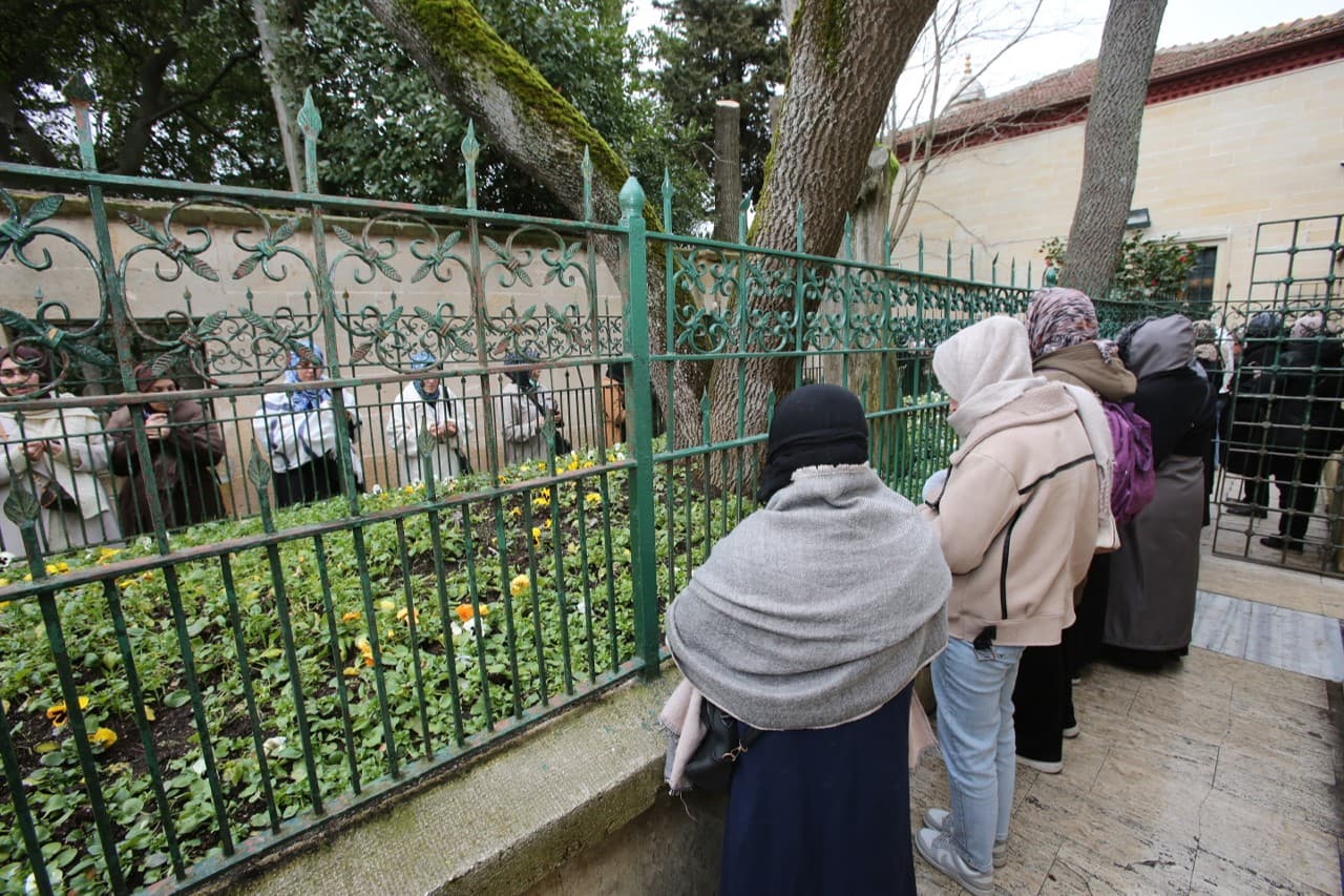 Küçükçekmeceli kadınlar Ramazan ayında Yuşa Tepesi’nde