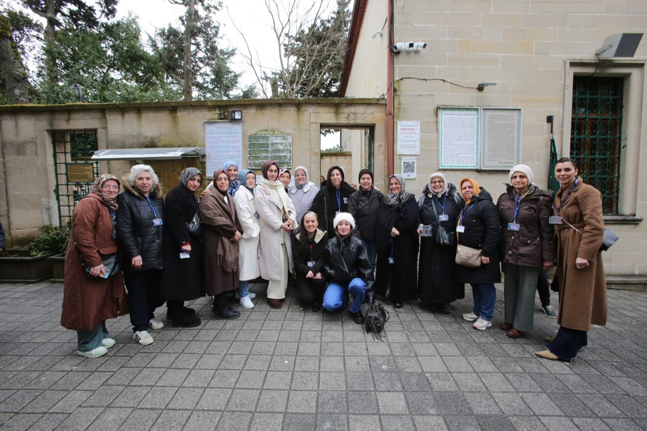 Küçükçekmeceli kadınlar Ramazan ayında Yuşa Tepesi’nde